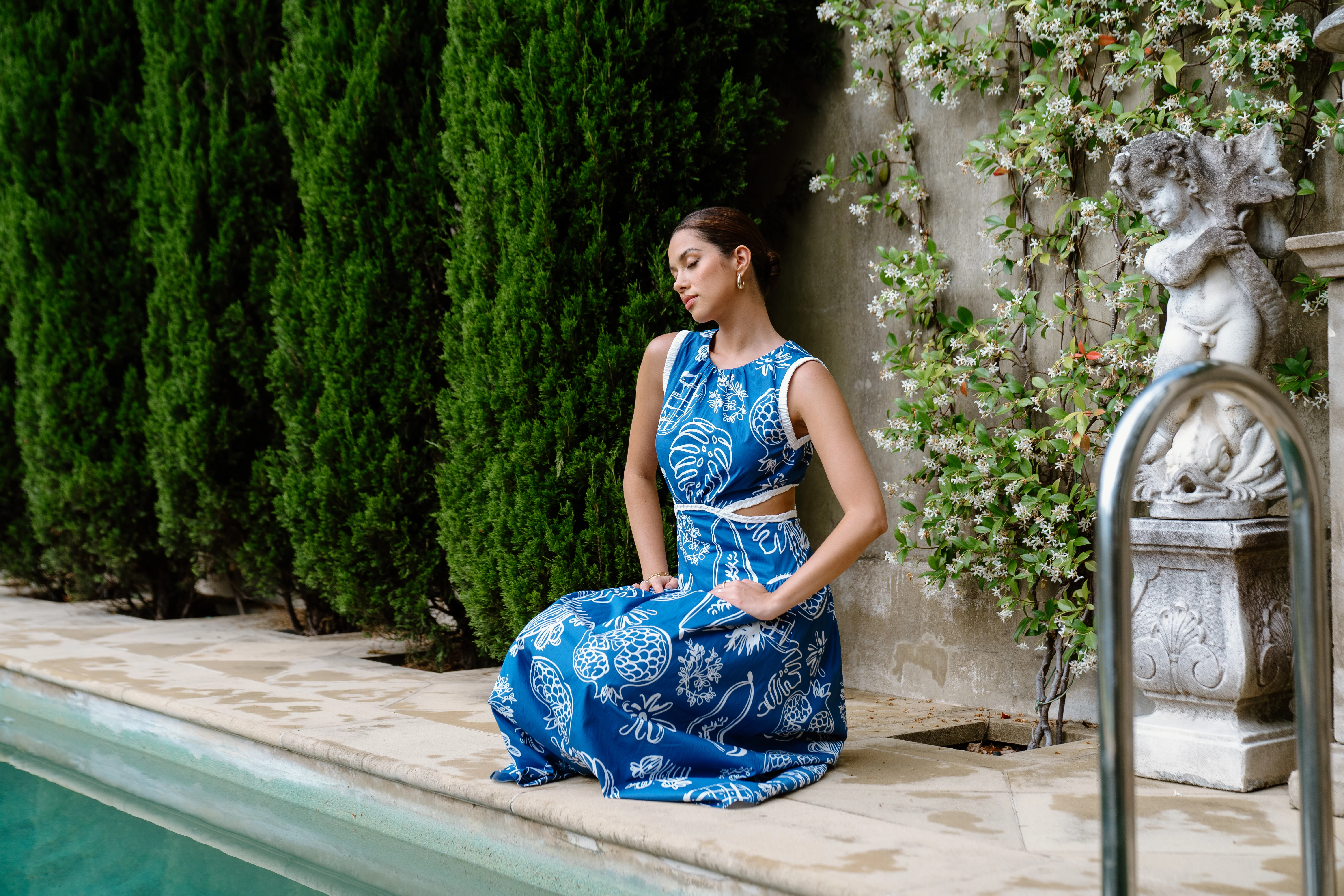 Isla Midi Dress with White Trim - Image 3