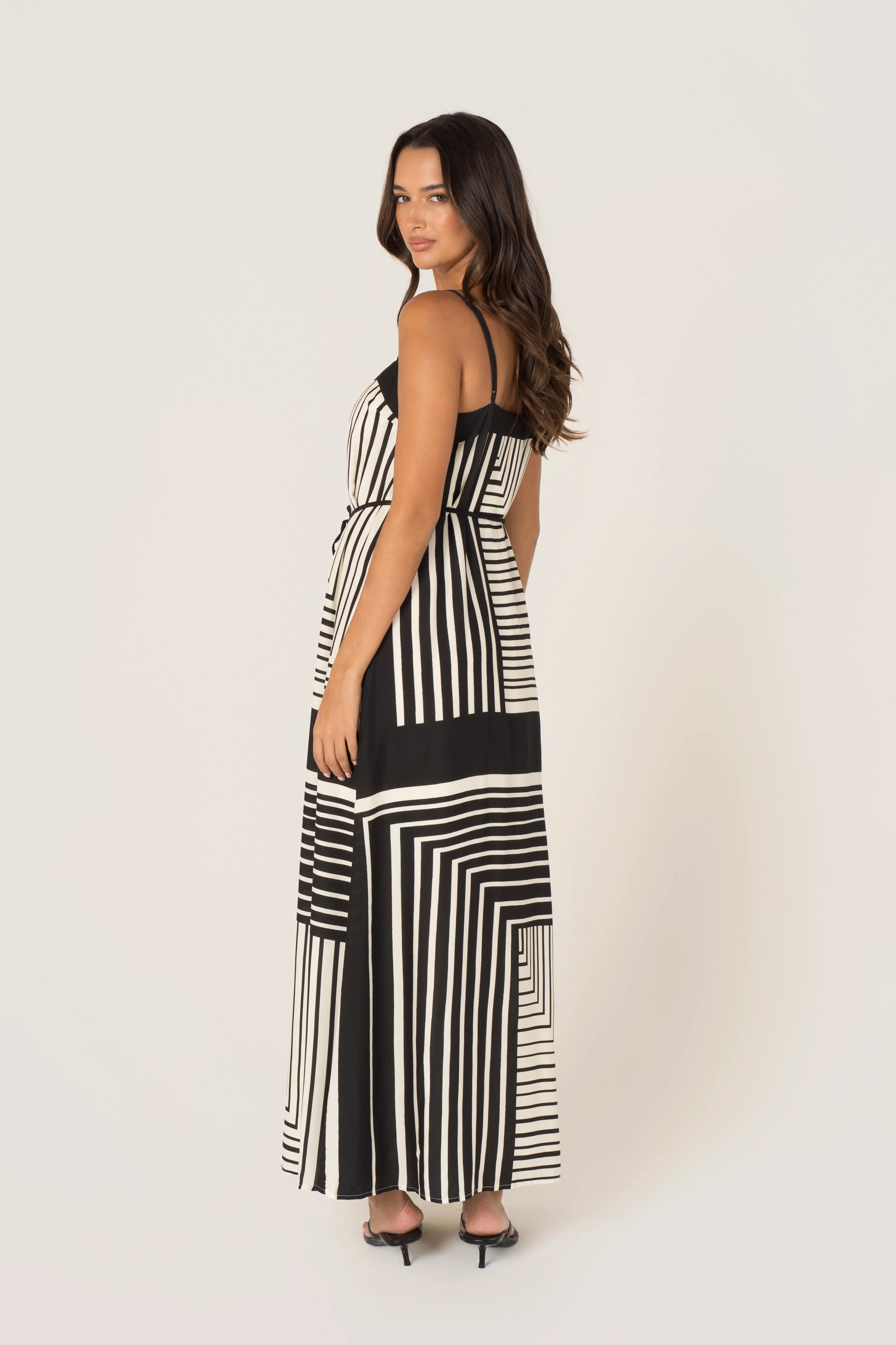 Layana Black & White Geometric Maxi - Image 3