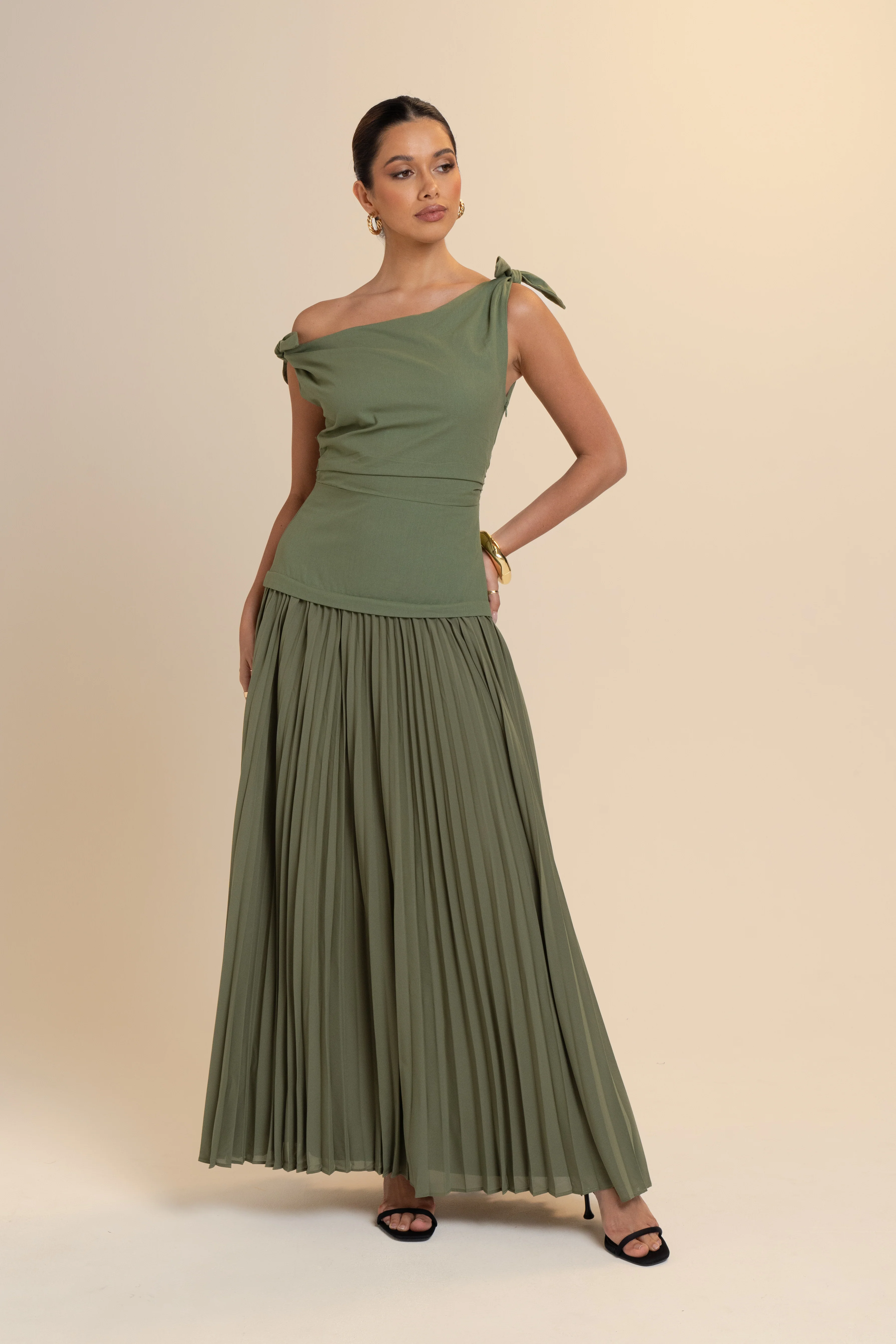 Ophelia Drop Shoulder Pleated Maxi Dress - Image 10